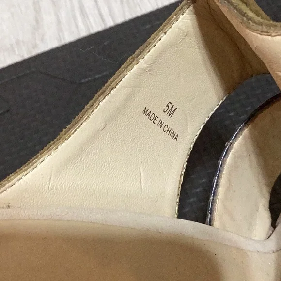 Pelle Moda Heels - Picture 6 of 6